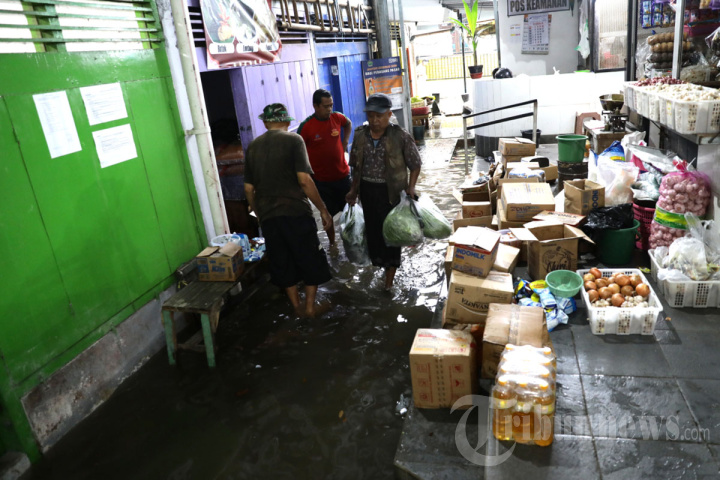 Banjir Landa Malang Akibat Hujan Deras