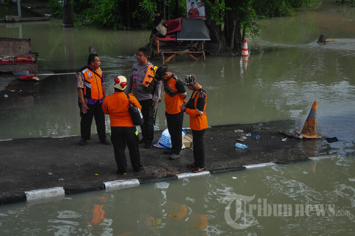 Banjir Lumpuhkan Jalur Demak-Kudus