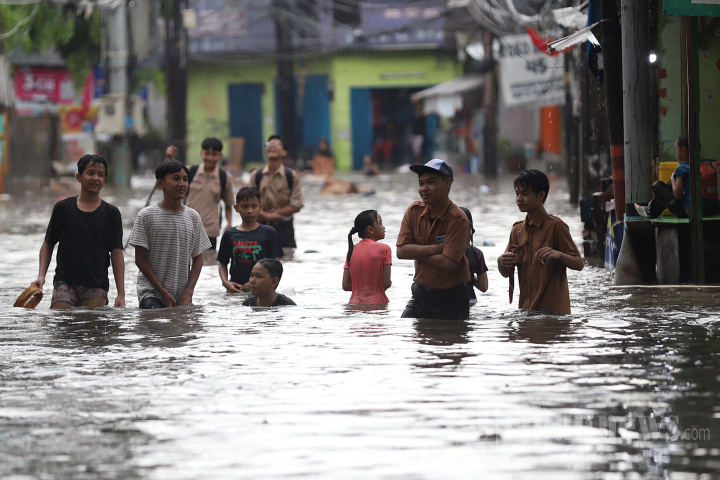 Banjir Rendam Kawasan Kemang Utara