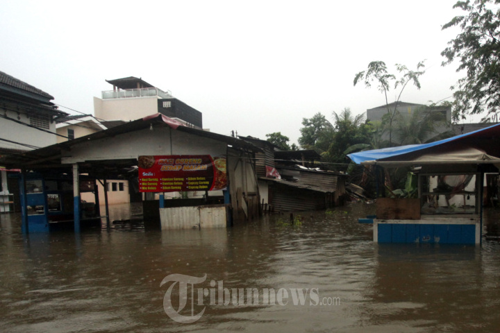 Banjir Rendam Perumahan Ciledug Indah