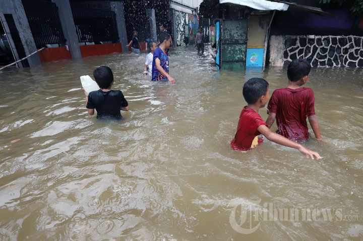 Banjir Rendam Sejumlah Kawasan di Jakarta Timur