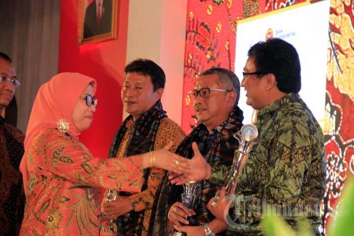 Bank Mantap Juarai Private Keuangan non Listed ARA 2016