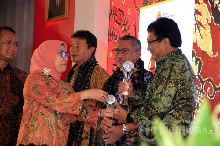 Bank Mantap Juarai Private Keuangan non Listed ARA 2016