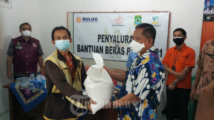 Bantuan Beras Terdampak Covid-19 dan Penerapan PPKM