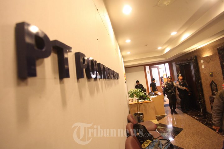 Bareskrim Polri Geledah Kantor PT Polytama Propindo