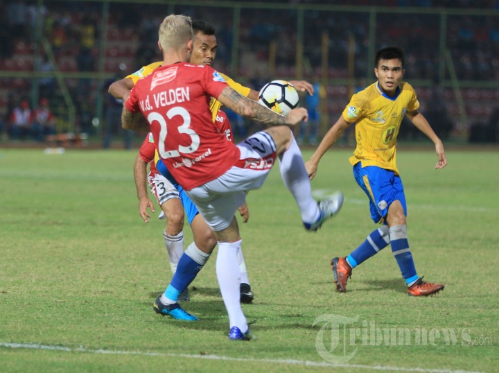 Barito Putera Imbangi Bali United