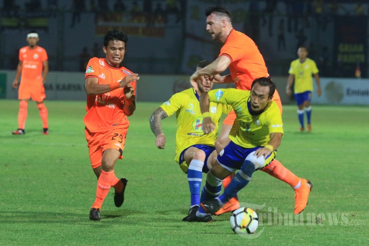 Barito Putera Kalahkan Persija Jakarta 2 - 1
