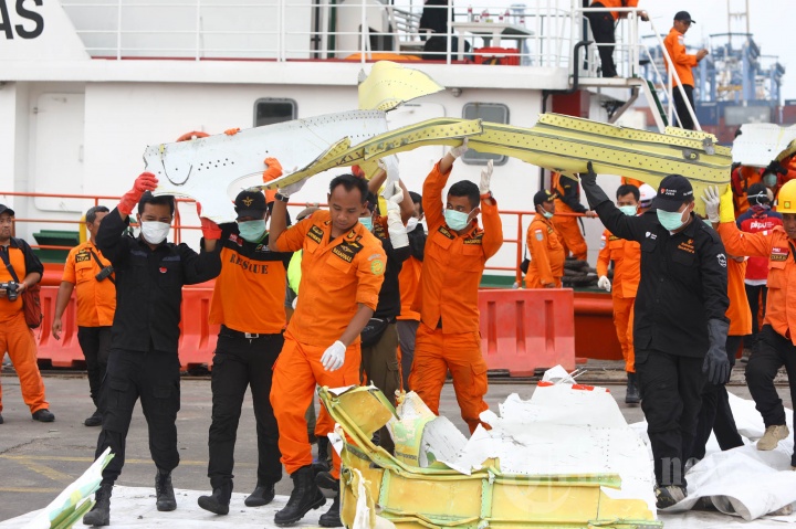 Basarnas Turunkan Serpihan Pesawat Lion Air PK-LQP