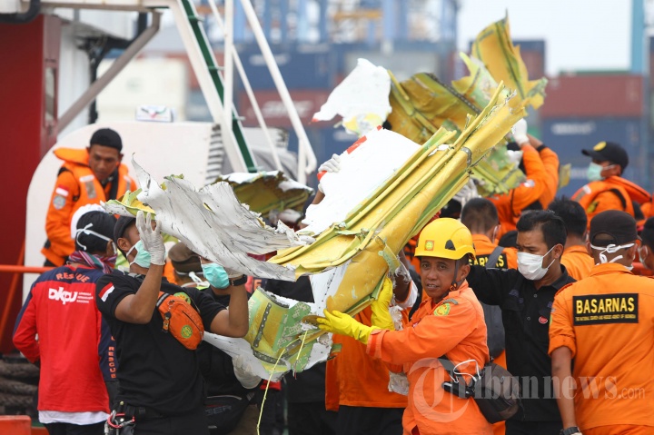 Basarnas Turunkan Serpihan Pesawat Lion Air PK-LQP