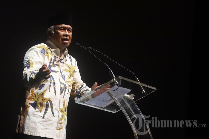Bedah Buku Mengapa Kita Harus Kembali Ke UUD 45