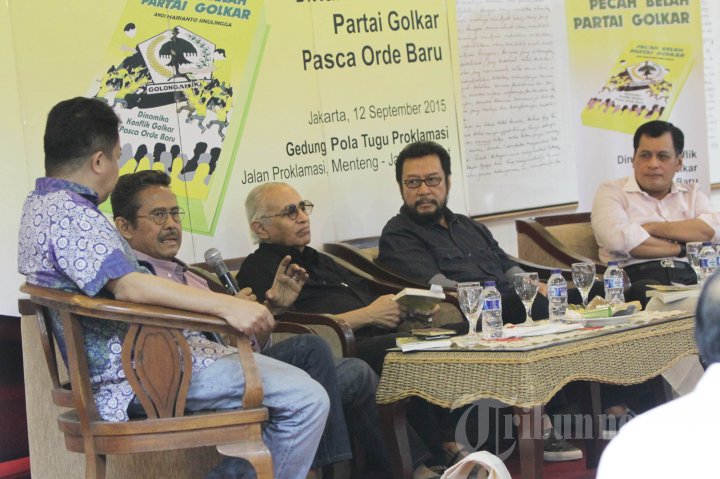 Bedah Buku Pecah Belah Partai Golkar