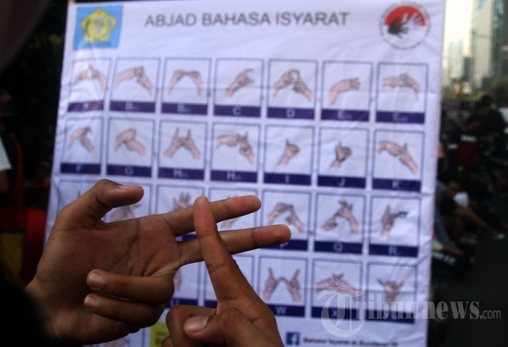 Belajar Bahasa Isyarat
