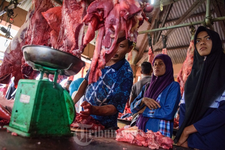 Belanja Daging Tradisi Meugang di Aceh