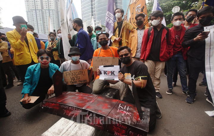 BEM SI Demo Tolak Pemecatan 56 Pegawai KPK