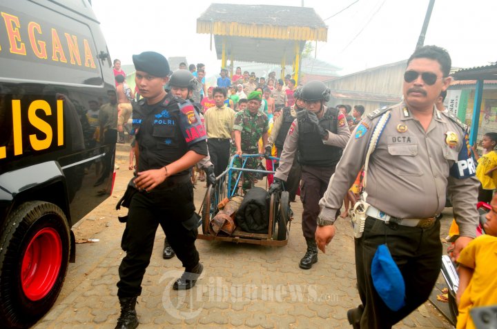 Benda Diduga Bom di Halaman Mesjid Jami Pontianak