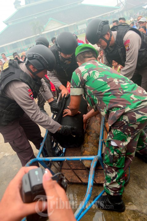 Benda Diduga Bom di Halaman Mesjid Jami Pontianak