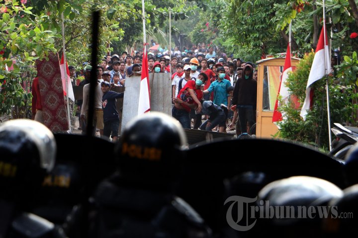 Bentrokan Berdarah Eksekusi Lahan di Semarang