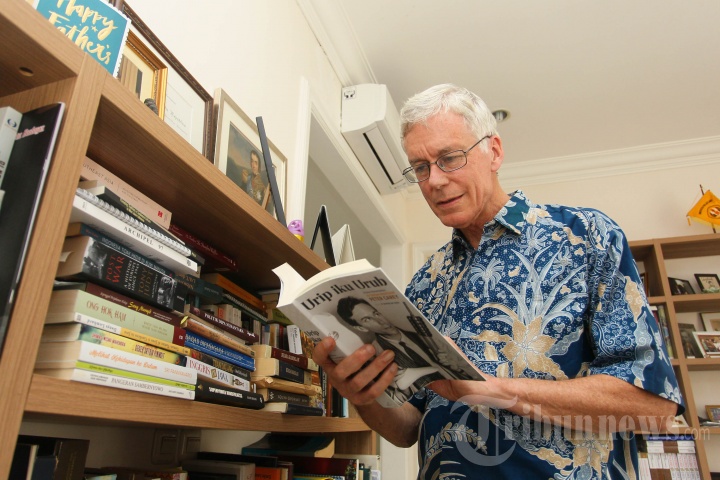 Berbincang Bersama Sejarawan Asal Inggris Peter Carey