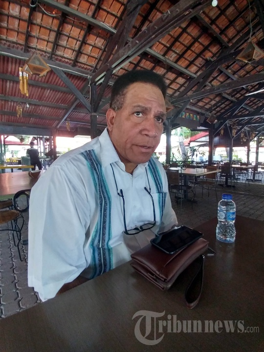 Berbincang dengan Mantan Kapolda Papua Paulus Waterpauw