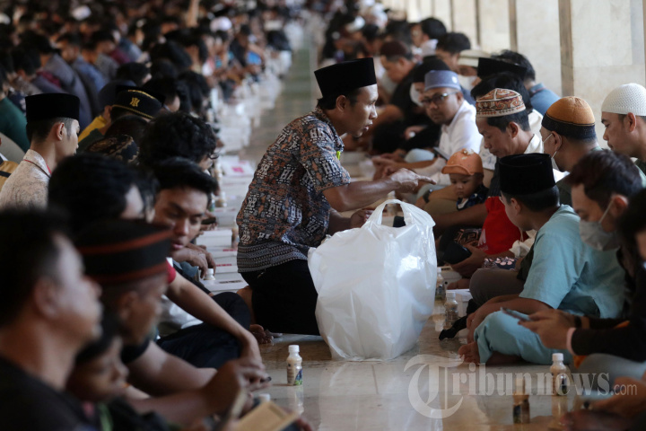 Berbuka Puasa Bersama di Masjid Istiqlal