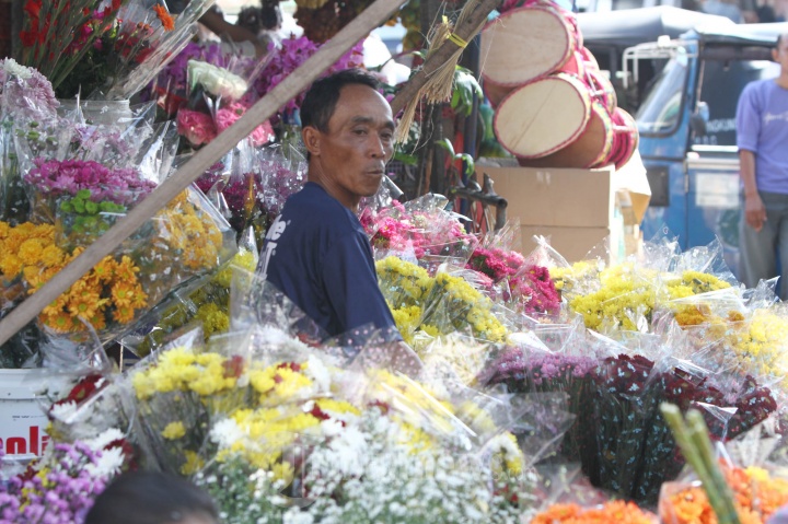 Berburu Bunga Hias Jelang Lebaran
