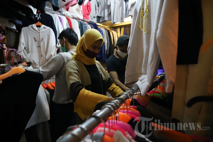 Berburu Pakaian Bekas Jelang Lebaran