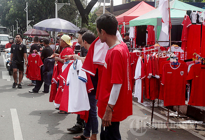 Berkah Pedagang Jersey Timnas Indonesia