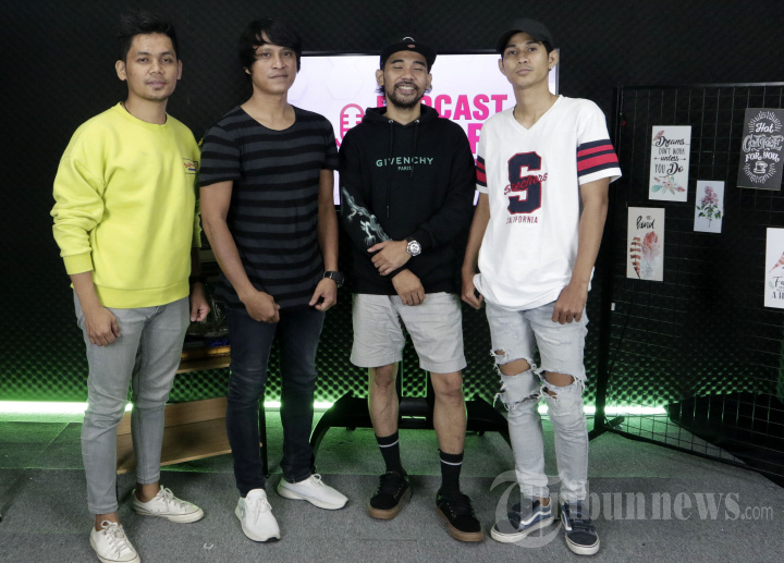 Bersama Vokalis Baru, Band Lyla Rilis Single Jatuh Cinta Sendiri