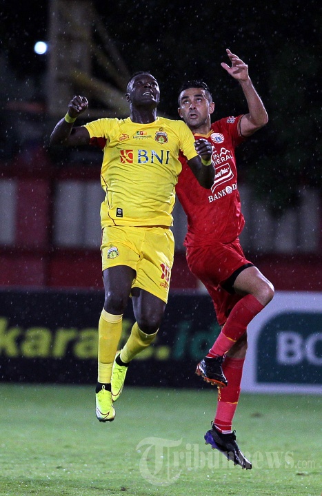 Bhayangkara FC vs Persija Duel Ezechiel NDouassel Otavio Dutra