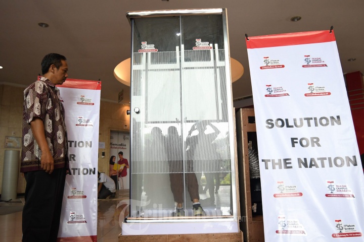 Bilik Sterilisasi Virus Karya IT Telkom Surabaya