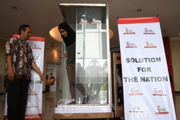 Bilik Sterilisasi Virus Karya IT Telkom Surabaya