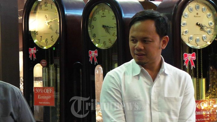 Bima Arya Kunjungi Indonesia Furniture Show 2015