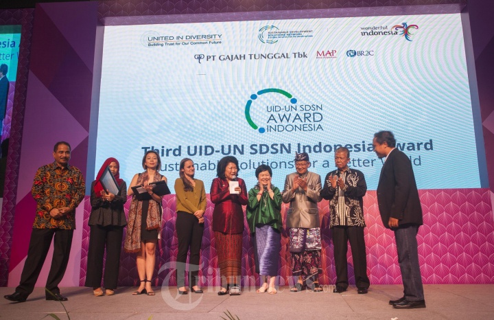 Bintang Sejahtera Menerima Penghargaan UID-UNSDSN Award 2017