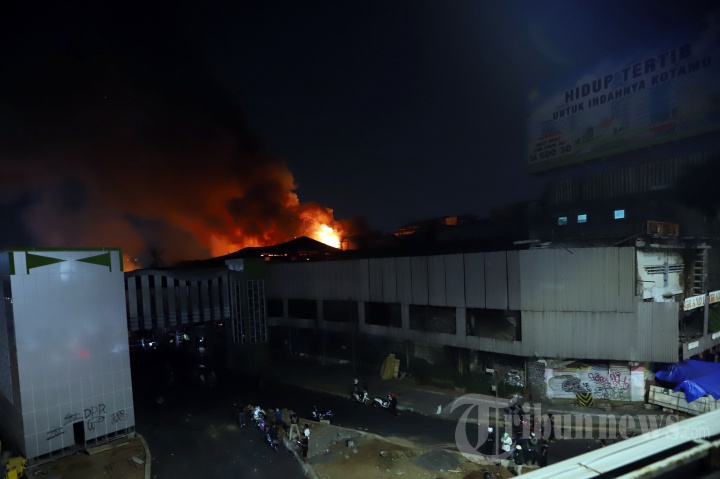 Bioskop Grand Theater Senen Terbakar Hebat