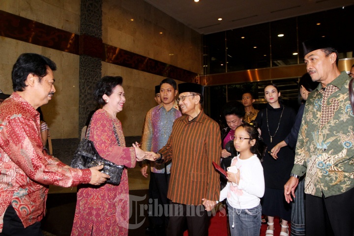 BJ Habibie Hadiri Konser Tunggal BCL
