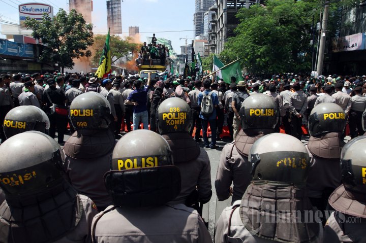 Bonek Demo Tolak KLB PSSI