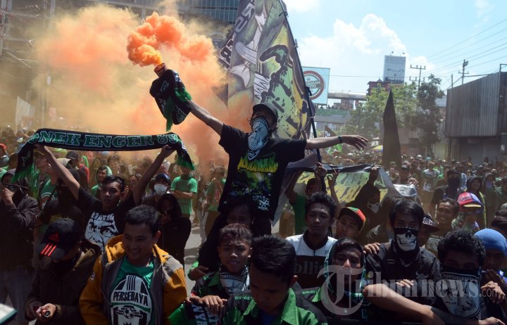Bonek Demo Tolak KLB PSSI