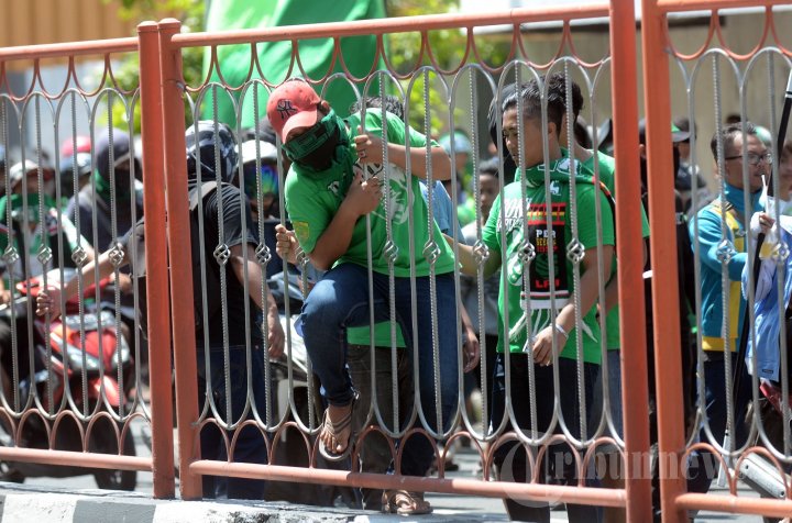 Bonek Demo Tolak KLB PSSI