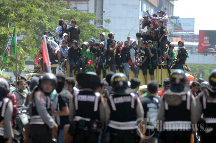 Bonek Demo Tolak KLB PSSI