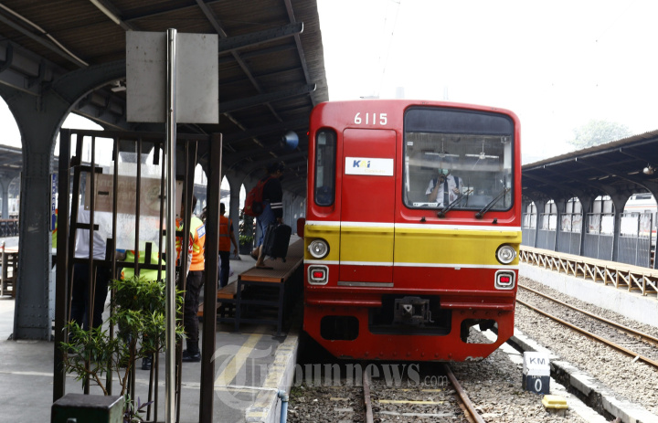 Booster Syarat Wajib Moda Transportasi KRL Commuter
