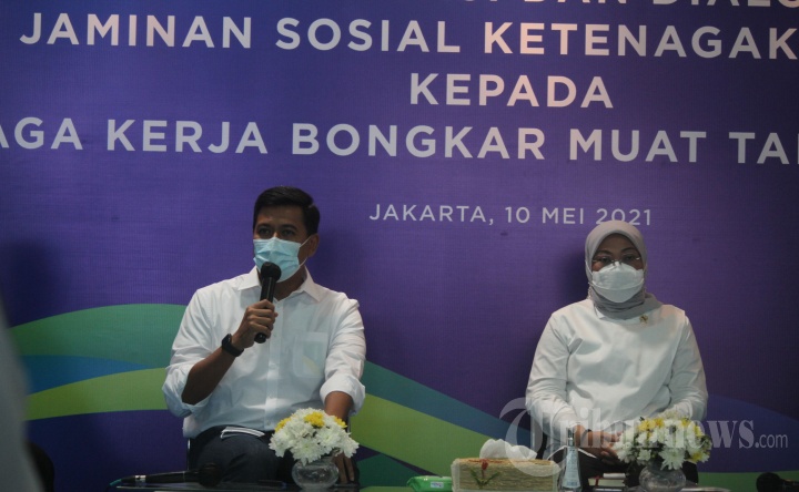 BPJamsostek Serahkan Beasiswa pada Anak Ahli Waris