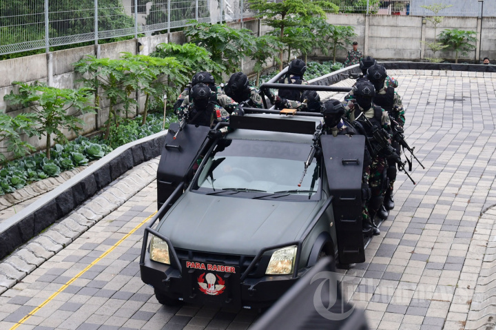 Brigif Para Raider 18 Simulasi Pengamanan Sandera