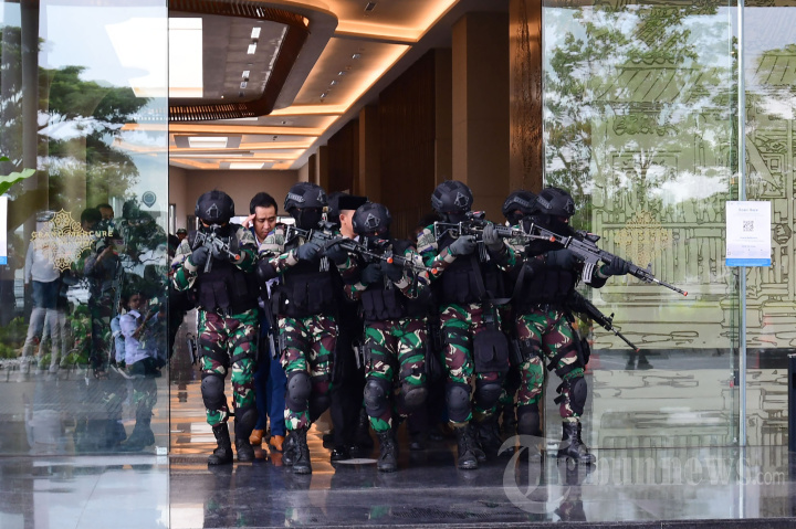 Brigif Para Raider 18 Simulasi Pengamanan Sandera