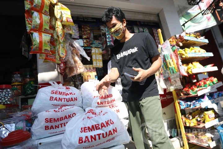 Bukalapak Salurkan 10 Ribu Paket Sembako