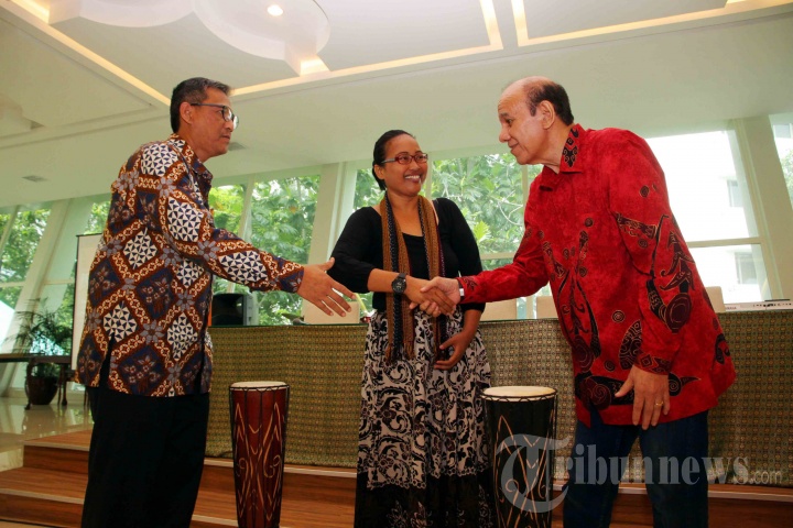 Buku Papua Ethnography dan Potret Inspirasi dari Timur