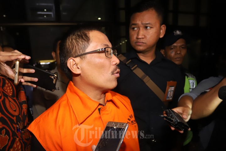 Bupati Cirebon Ditahan KPK