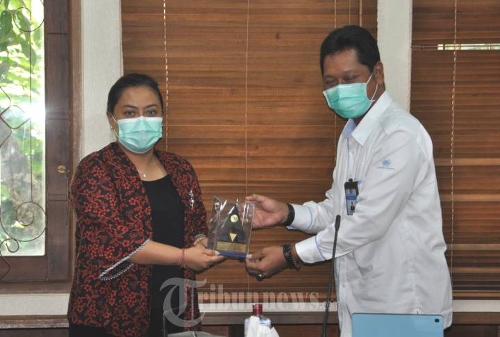 Bupati Tabanan Terima Penghargaan WTP