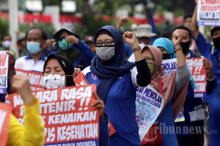 Buruh dan Mahasiswa Demo Tolak RUU Omnibus Law