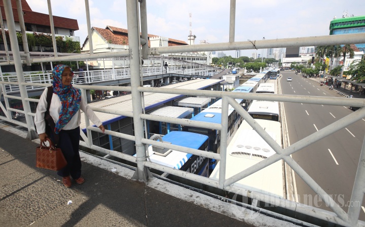Bus Transjakarta Menumpuk di Harmoni