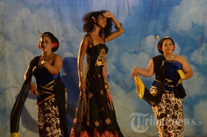Busana Wayang Kulit karya Melia Wijaya